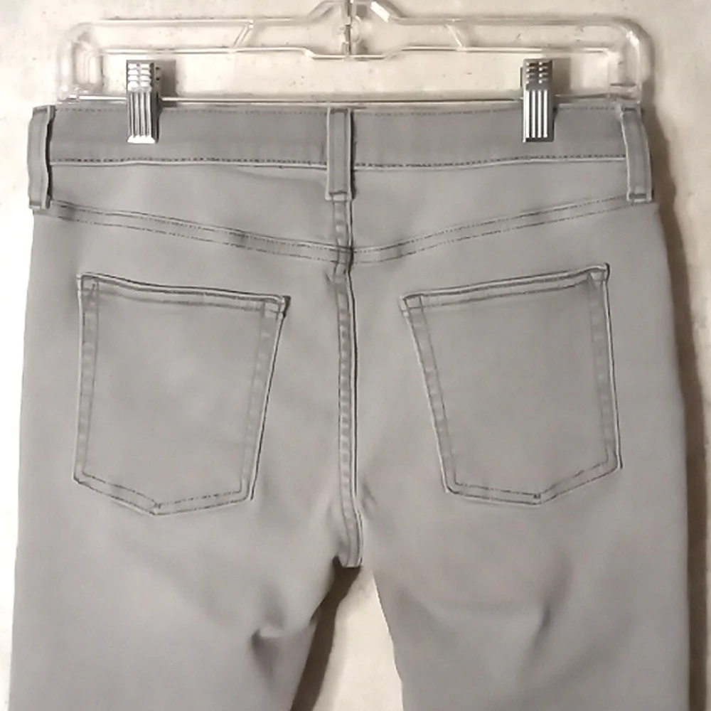 Gap Gray Stretch Skinny Jean, size 12 Husky
